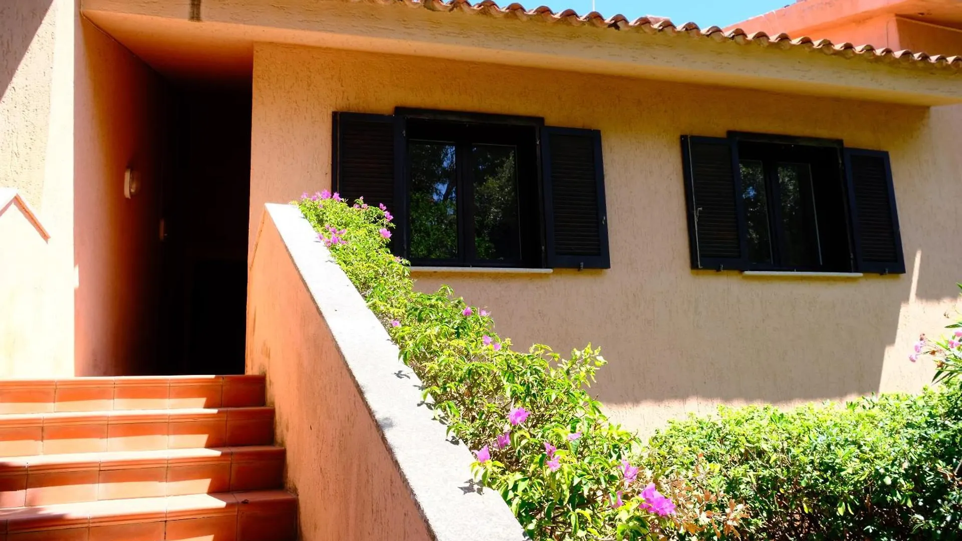Porto Rotondo Home With Pool Access & Sea Views Italy